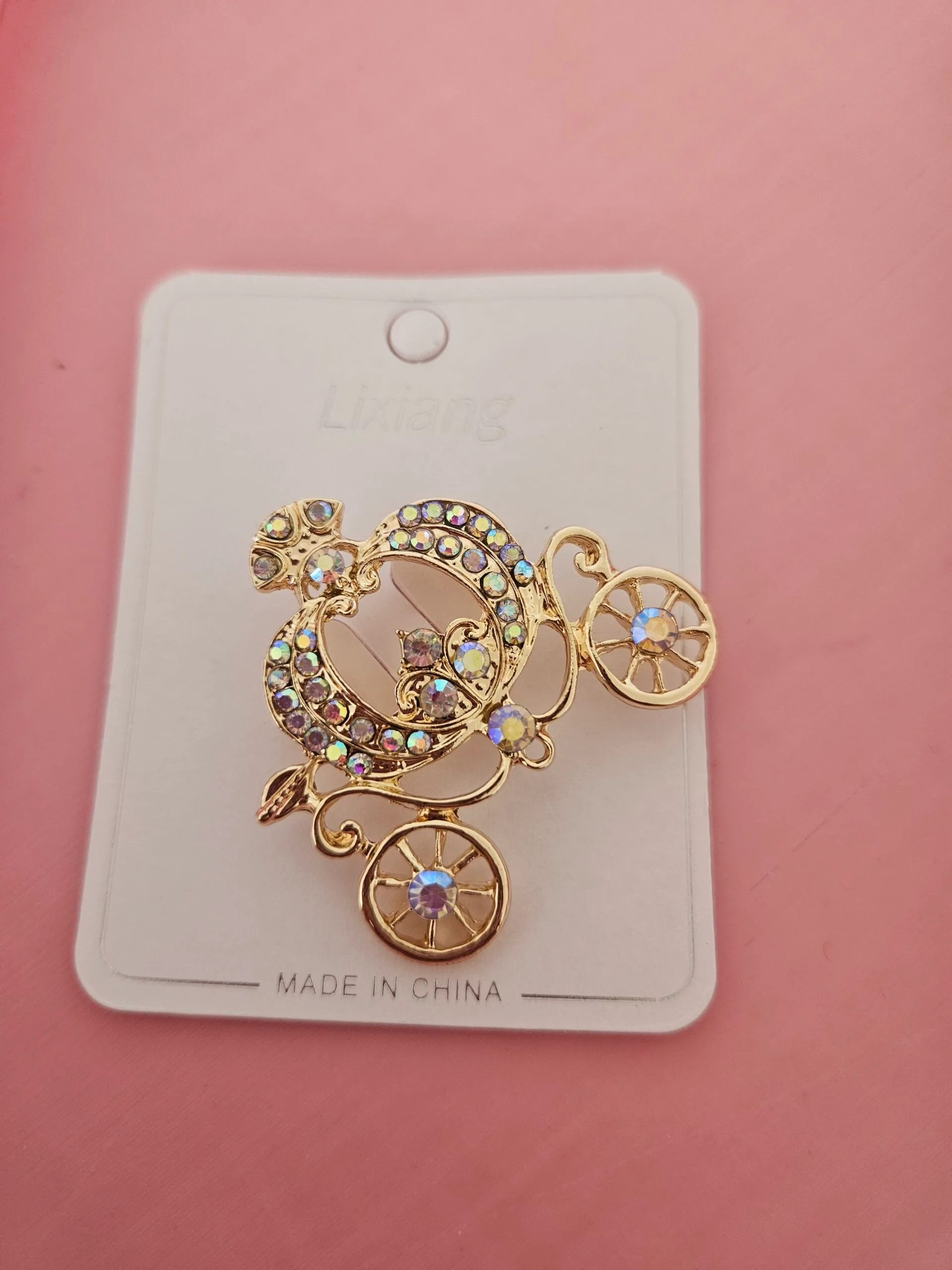 new metal carriage brooch